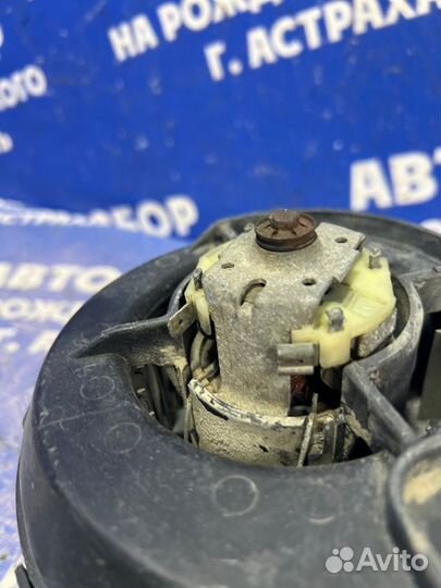 Моторчик печки Audi 80 седан 1987