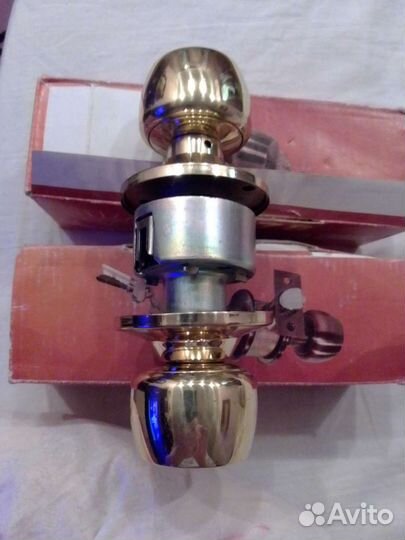 Цена за две штуки, ручки на межкомнатные двери