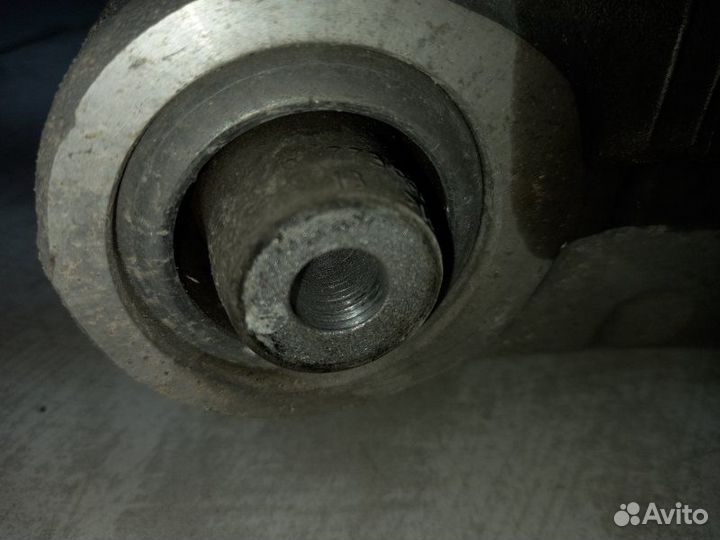 Рычаг подвески нижний задний левый Bmw X5 E70