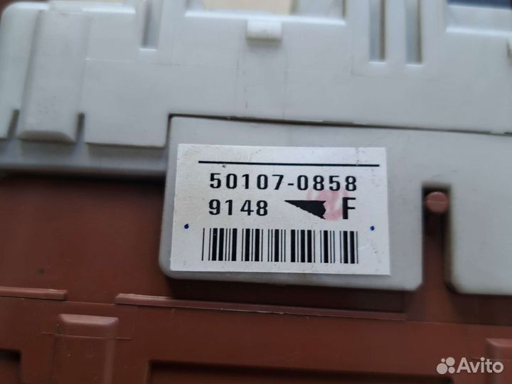 Блок предохранителей салона Mitsubishi Lancer 9