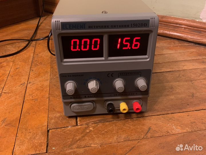 Импульсный лабораторный блок питания