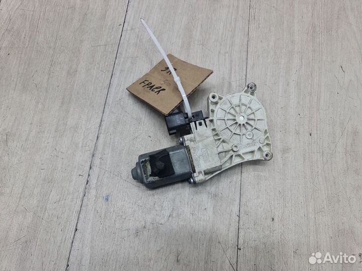 Моторчик стеклоподъёмника задний правый Jaguar F-p