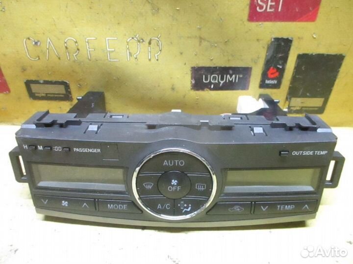 Блок управления климатконтроля на Toyota Premio ZR