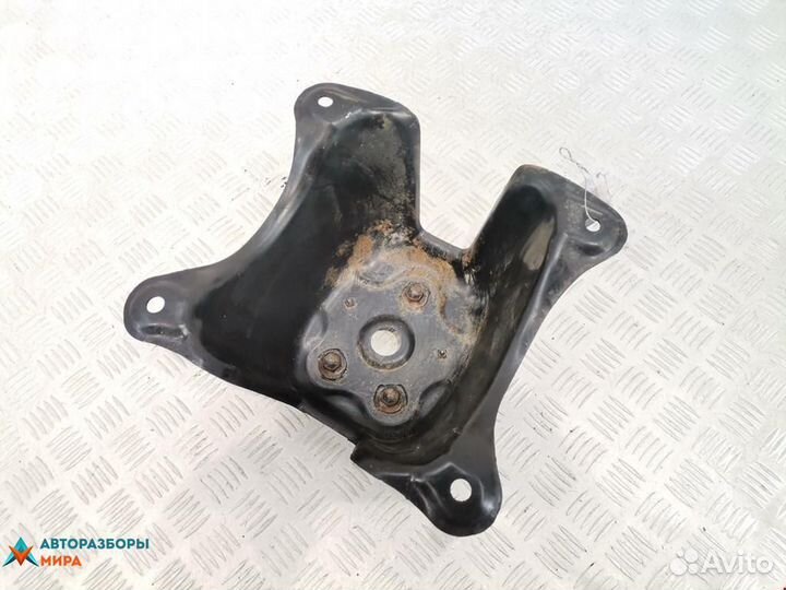 Кронштейн (крепление) Suzuki Grand Vitara рест