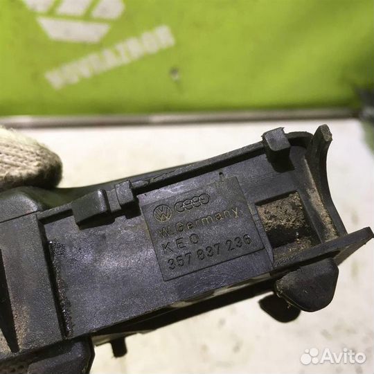 Ручка двери передней внутренняя правая Фольксваг