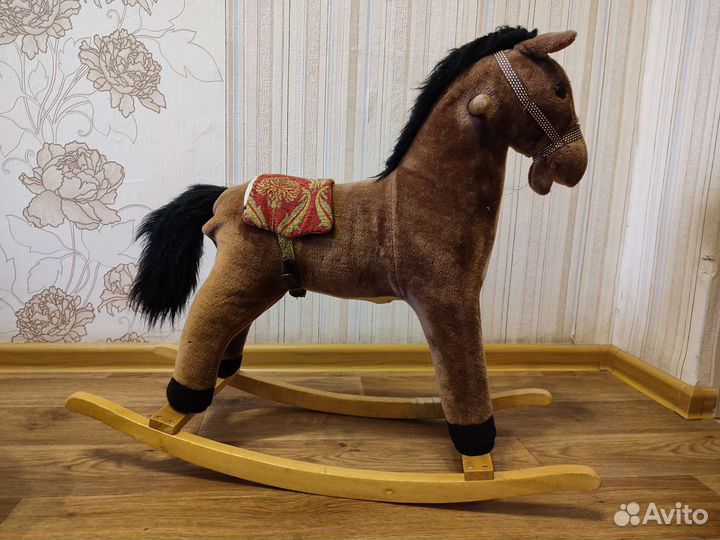 Детская качалка лошадь