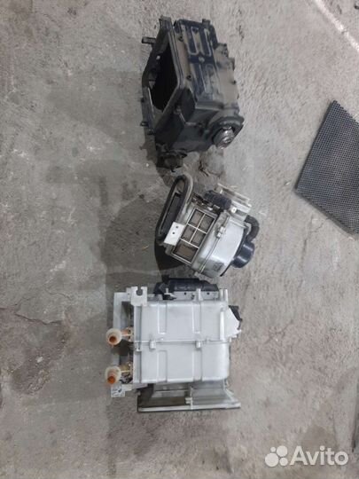 Печка в сборе,можно раздельно Nissan Bluebird