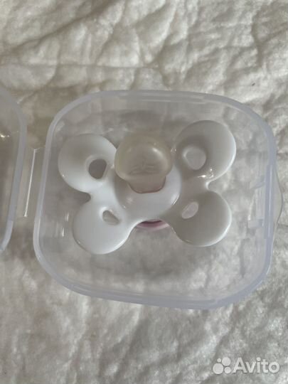 Пустышка chicco от 6 месяцев