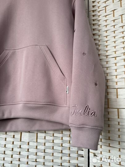 Худи с индивидуальной вышивкой