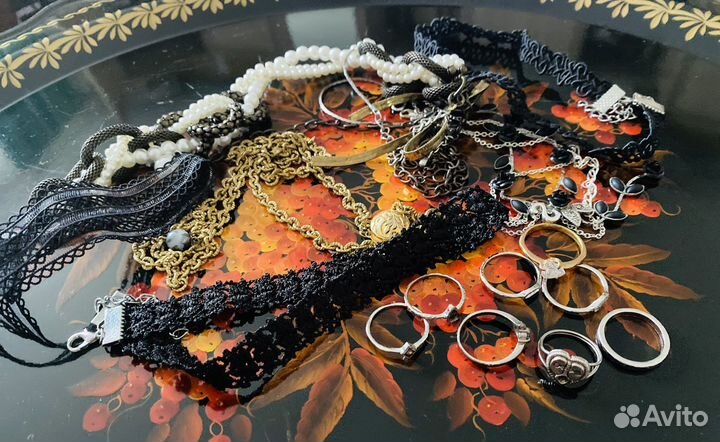 Колье, чокеры, кольца