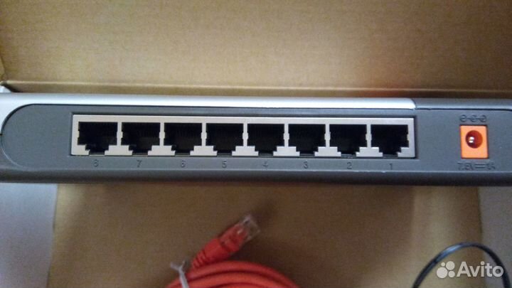 Коммутатор (switch) D-Link DES-1008D