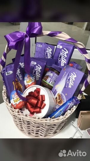 Корзина со сладостями