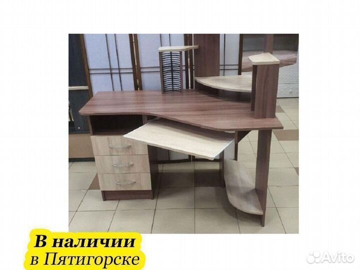 Компьютерный стол угловой