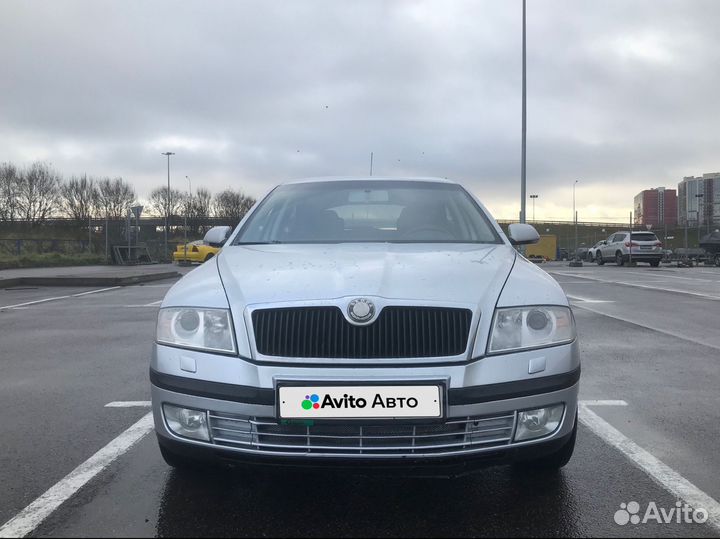 Skoda Octavia 1.6 МТ, 2008, 281 000 км