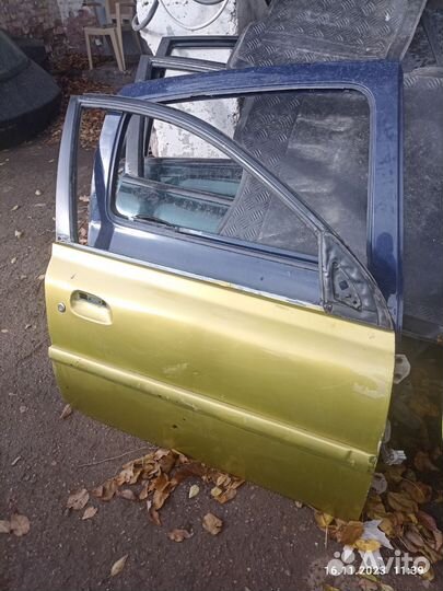 Дверь передняя правая Kia Rio 1 (1999-2002)