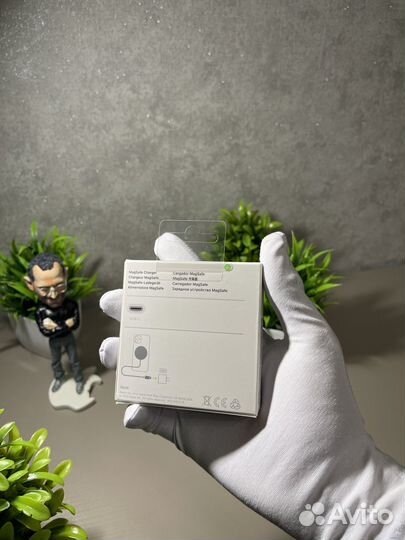 Беспроводная зарядка Apple MagSafe Charger Premium