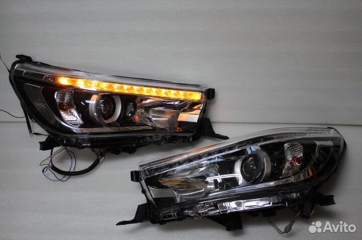 Toyota Hilux 2015+ Динамические фары K6EQ6