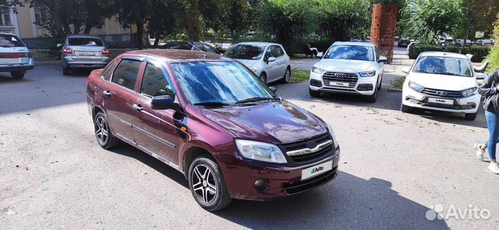LADA Granta 1.6 AT, 2013, 150 000 км