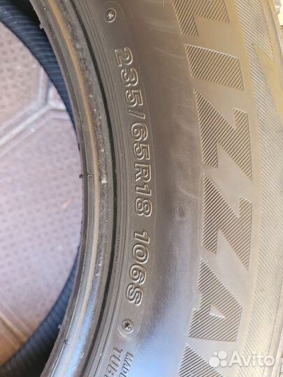 Bridgestone Blizzak DM-V2 235/65 R18