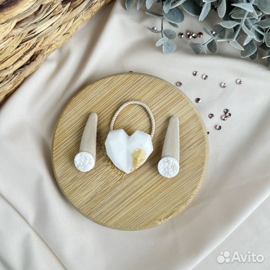 Набор заколок и резинка для волос