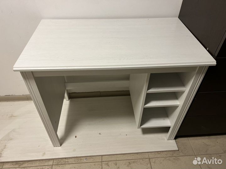 Компьютерный письменный стол IKEA Brusali