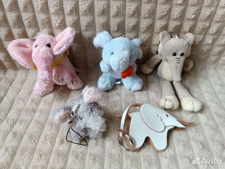 Брелки слоны новые