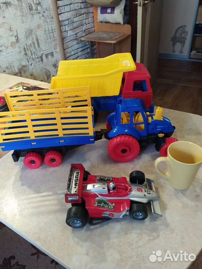 Набор больших машинок игрушечных