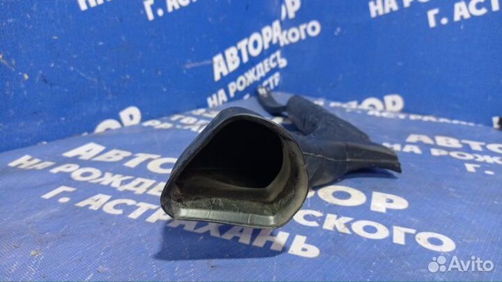 Воздуховод Ford Focus 2 седан 2006