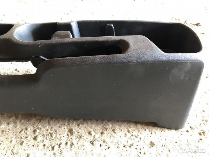 Консоль центральная Kia Rio 3