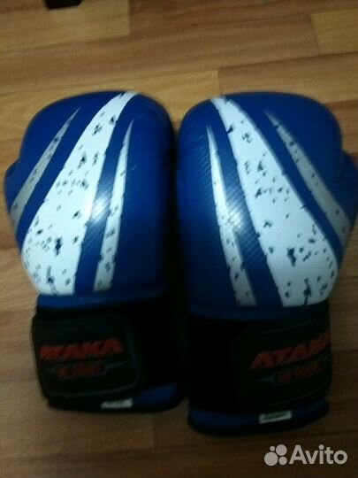 Боксерские перчатки