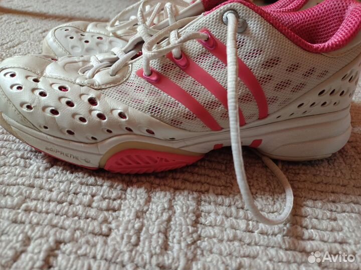Теннисные кроссовки adidas женские