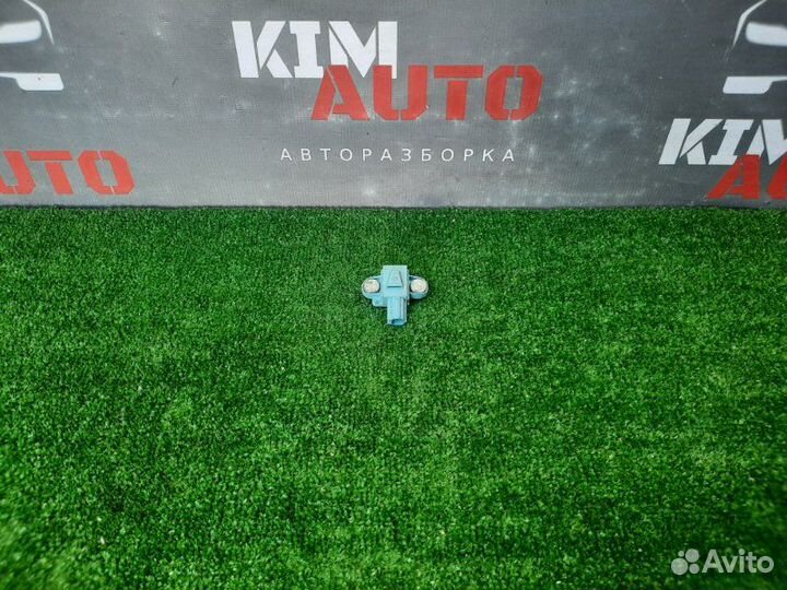 Датчик удара боковой Audi A6 C6 Quattro седан 3.2