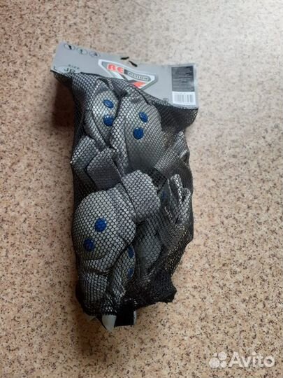 Роликовые коньки