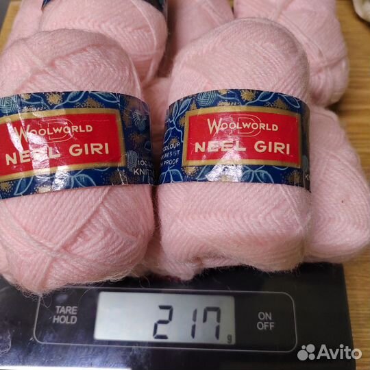 Различная пряжа и ткань