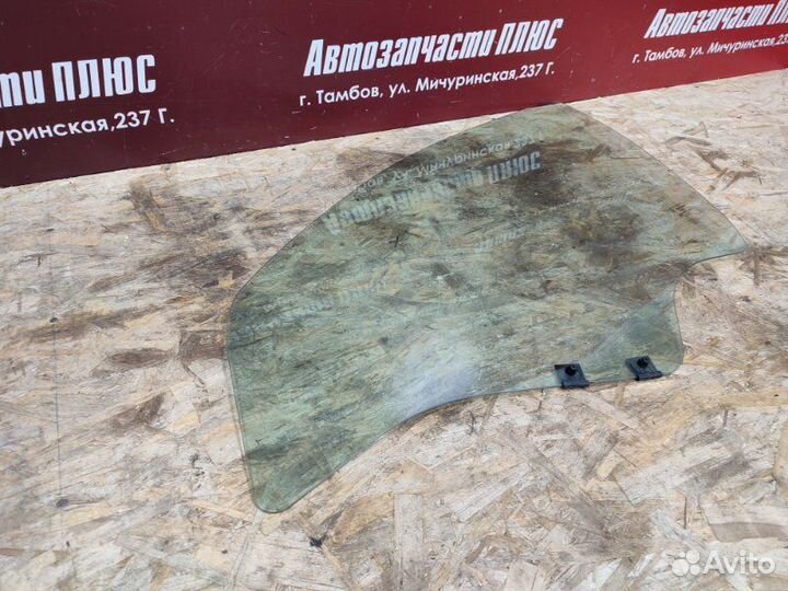 Стекло двери переднее левое Renault Sandero