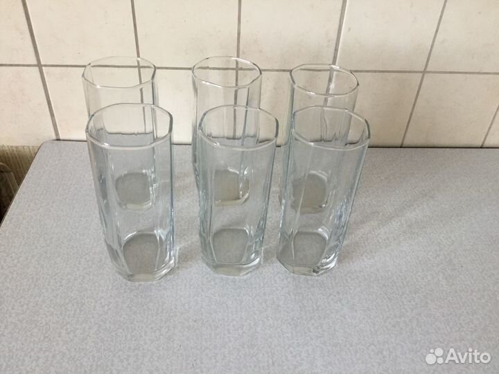 Стеклянные стаканы