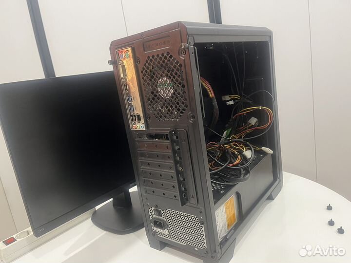 Компьютер. 20GB озу, Vega3, SSD 120