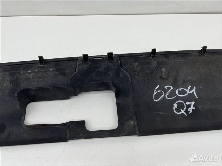 Накладка радиатора Audi Q7 4LB BAR 2007