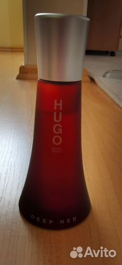 Парфюмерная hugo boss Deep Red