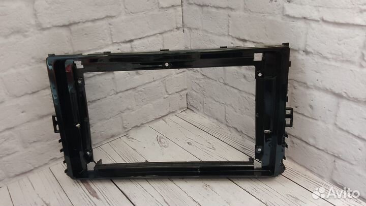 Рамка переходная 22-300 Volkswagen polo 17+