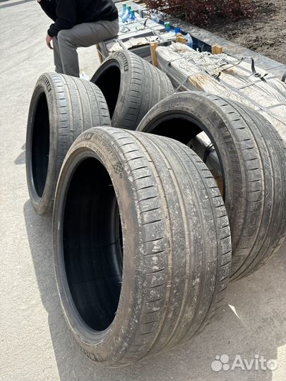 Michelin Pilot Sport 4 S 285/40 R23 и 325/35 R23 115Y