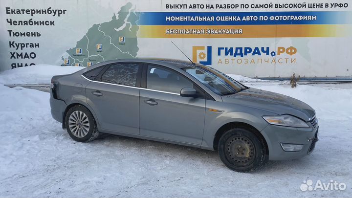 Пыльник тормозного диска задний правый Ford Mondeo