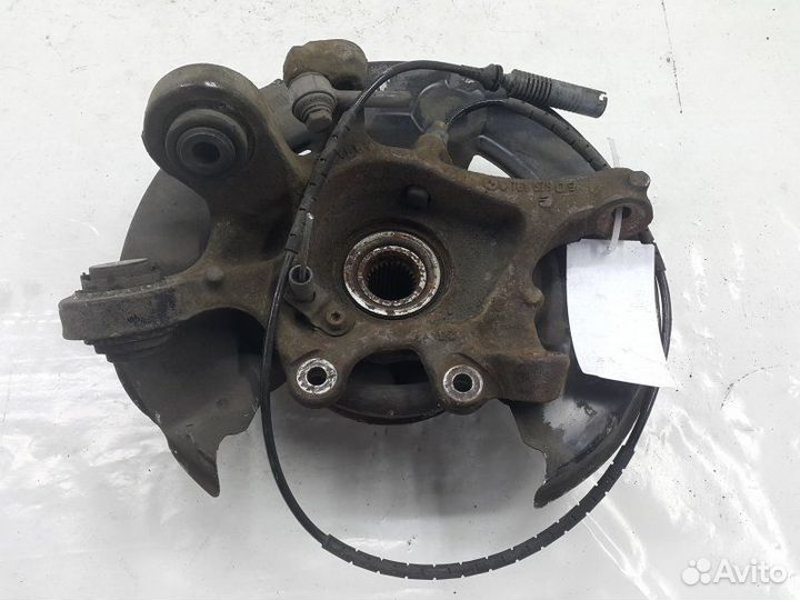 Кулак задний задний левый Bmw 3 Series