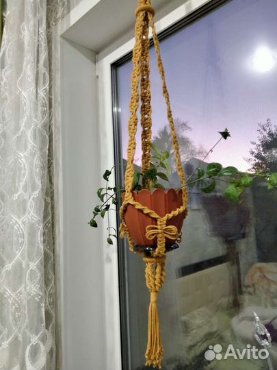 Кашпо для цветов техникой макраме