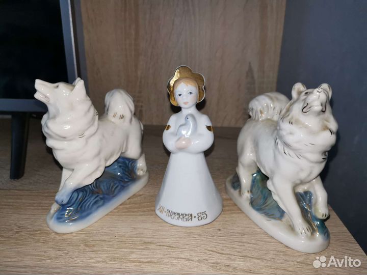 Статуэтка девушка с голубем