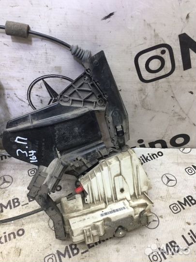 Замок двери задний правый Mercedes W164