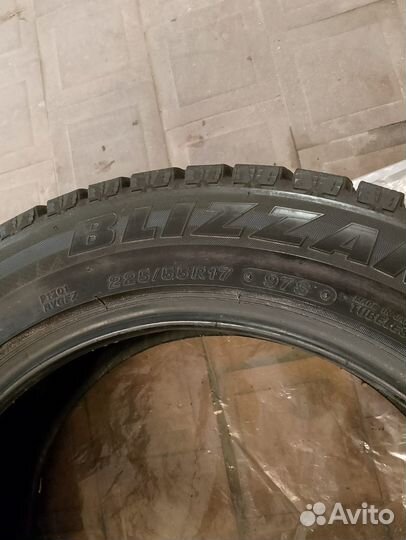 Bridgestone Blizzak Revo2 225/55 R17 97S