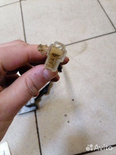 Стеклоподъемник передний правый Faw V5