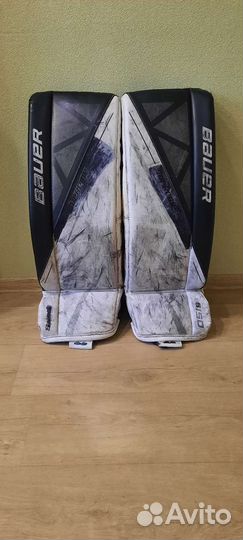 Щитки хоккейного вратаря