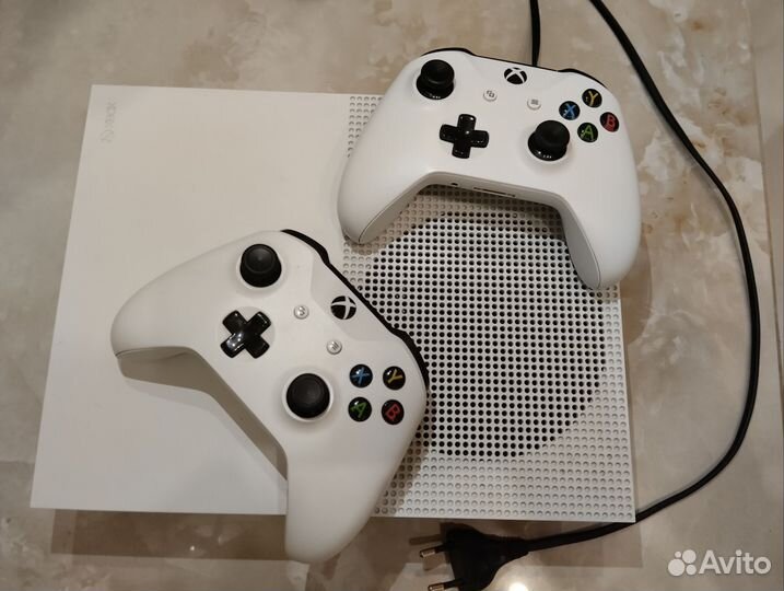 Xbox One S